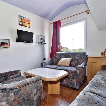 بيت للعطل Klimatisiertes Mit Garten In Kaštel