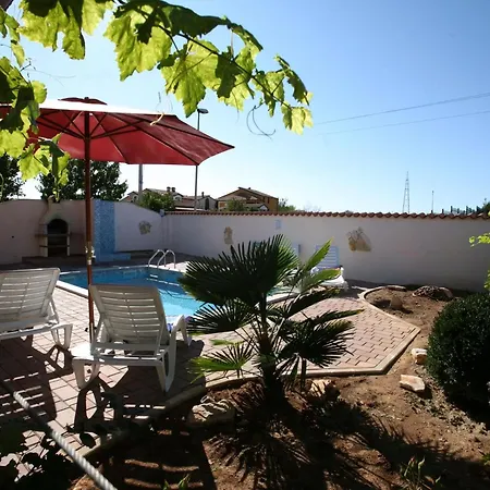 Ferienhaus Klimatisiertes Mit Garten In Kaštel